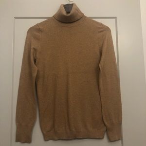 Gap Turtleneck Sweater in Camel